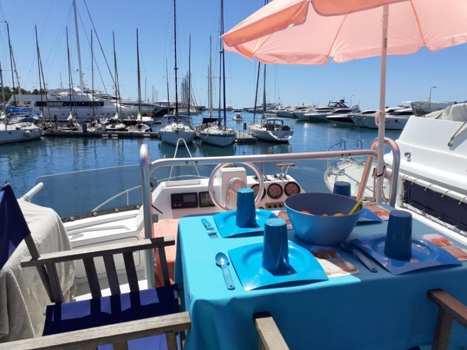 Ferretti 36 ' Bateau A Quai Vieux-Port Cannes Festival La Croisette Exterior photo