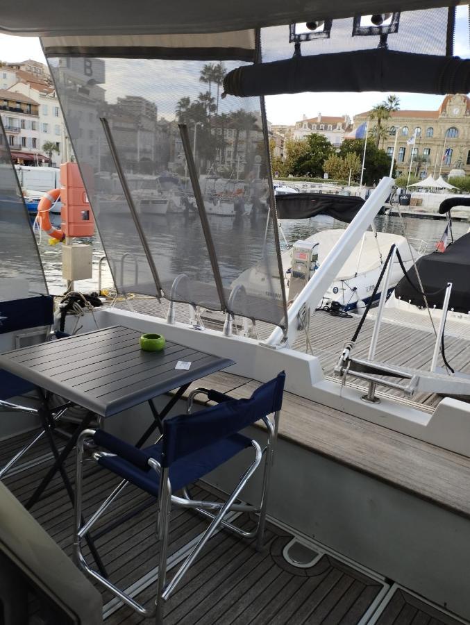 Ferretti 36 ' Bateau A Quai Vieux-Port Cannes Festival La Croisette Exterior photo