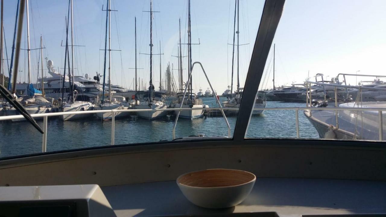 Ferretti 36 ' Bateau A Quai Vieux-Port Cannes Festival La Croisette Exterior photo