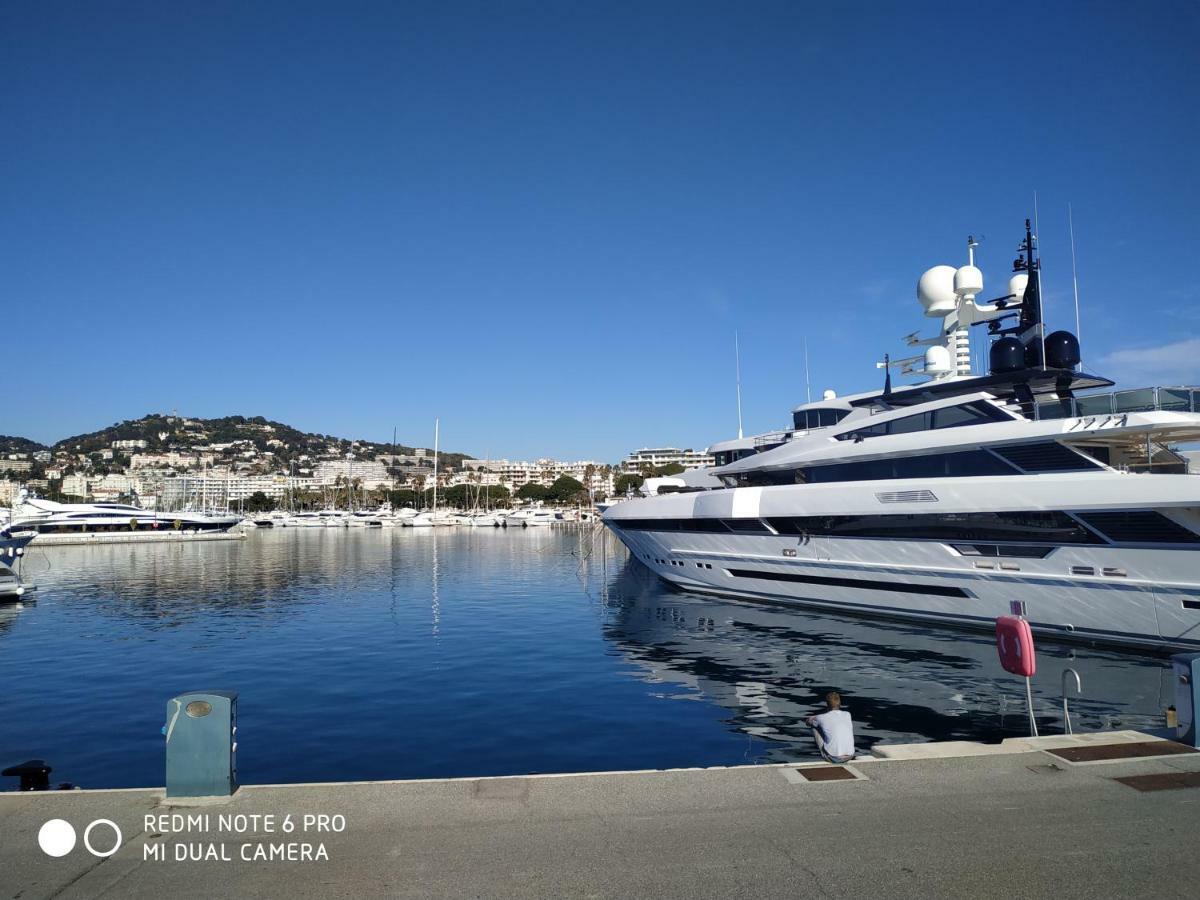 Ferretti 36 ' Bateau A Quai Vieux-Port Cannes Festival La Croisette Exterior photo